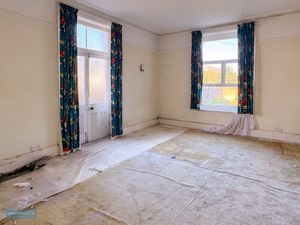 Bedroom- click for photo gallery